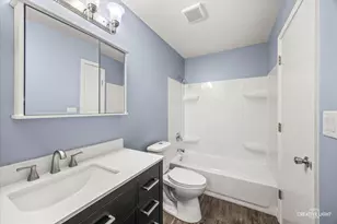 386 Campus Dr, Elgin, IL 60120 - Photo 11