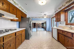 16500 Leslie Ann Dr, Tinley Park, IL 60477 - Photo 9