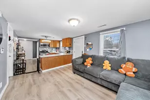 1013 Deep Haven Dr, Joliet, IL 60432 - Photo 3