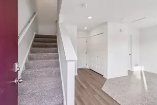 361 Summit Cir, Lombard, IL 60148 - Photo 5