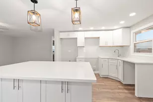 4324 W 87th Pl, Hometown, IL 60456 - Photo 3