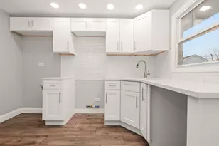 4324 W 87th Pl, Hometown, IL 60456 - Photo 9