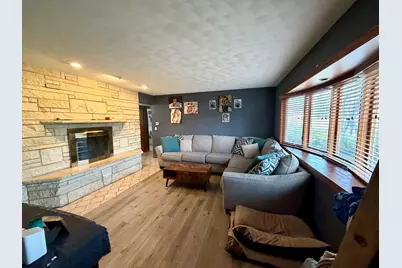 2276 Cross Street, Freeport, IL 61032 - Photo 5