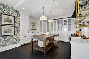 159 E Walton Pl, Chicago, IL 60611 - Photo 13