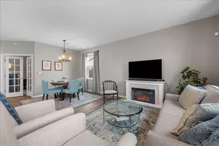 948 Darwin St, North Aurora, IL 60542 - Photo 7