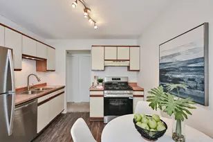 252 Appletree Ct, Buffalo Grove, IL 60089 - Photo 7