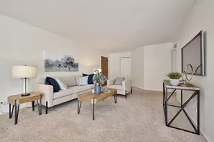 252 Appletree Ct, Buffalo Grove, IL 60089 - Photo 3