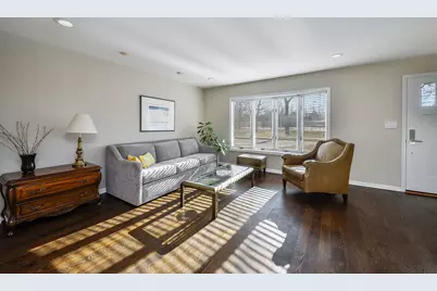 541 Park Row, Glen Ellyn, IL 60137 - Photo 3