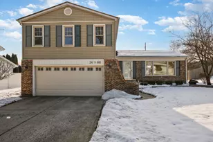 24W681 Woodcrest Dr, Naperville, IL 60540 - Photo 3