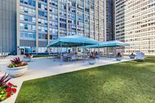 655 W Irving Park Rd, Chicago, IL 60613 - Photo 21