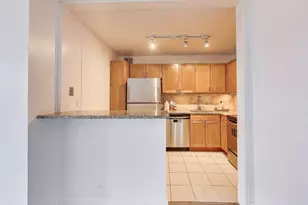 655 W Irving Park Rd, Chicago, IL 60613 - Photo 9