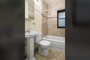 7035 N Sheridan Rd, Chicago, IL 60626 - Photo 3