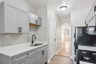 7757 S Phillips Ave, Chicago, IL 60649 - Photo 3