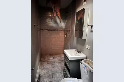 10235 S Oglesby Avenue, Chicago, IL 60617 - Photo 11