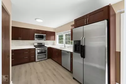 1705 College Green Drive, Elgin, IL 60123 - Photo 3