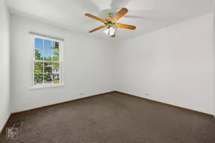 1705 College Green Dr, Elgin, IL 60123 - Photo 11