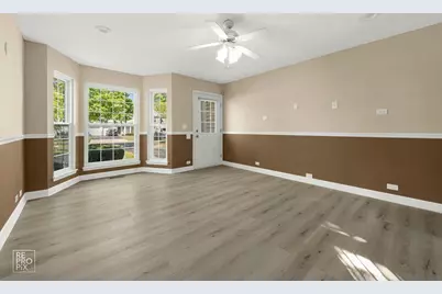 1705 College Green Drive, Elgin, IL 60123 - Photo 7