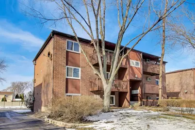 682 Daisy Lane #213, Roselle, IL 60172 - Photo 3