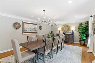 12 Crestview Ln, Lake Barrington, IL 60010 - Photo 9
