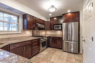 640 Sanders Ct, Gurnee, IL 60031 - Photo 11