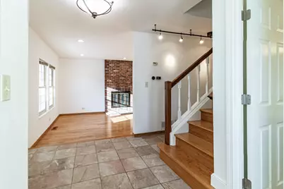 640 Sanders Court, Gurnee, IL 60031 - Photo 5