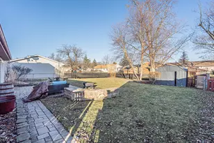 8069 S Brockton Ct, Hanover Park, IL 60133 - Photo 23