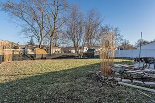 8069 S Brockton Ct, Hanover Park, IL 60133 - Photo 27