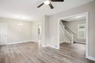 1424 Clark St, Dekalb, IL 60115 - Photo 9