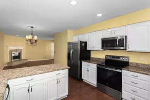 859 Saddlewood Dr, Glen Ellyn, IL 60137 - Photo 15