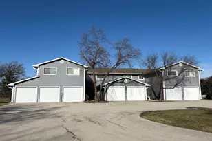 17475 W Chestnut Ln, Gurnee, IL 60031 - Photo 11