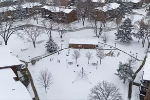 2556 Waterbury Dr, Woodridge, IL 60517 - Photo 29