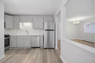 2556 Waterbury Dr, Woodridge, IL 60517 - Photo 7