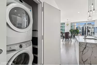 510 W Erie Street #1701, Chicago, IL 60654 - Photo 15