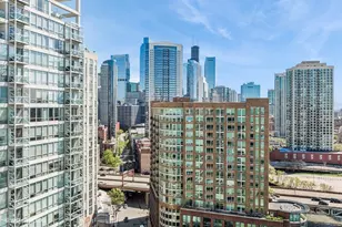 510 W Erie St, Chicago, IL 60654 - Photo 17