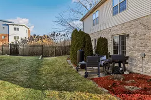 18423 Stone Creek Dr, Hazel Crest, IL 60429 - Photo 15