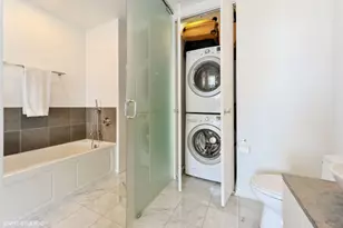 600 N Fairbanks Ct, Chicago, IL 60611 - Photo 13