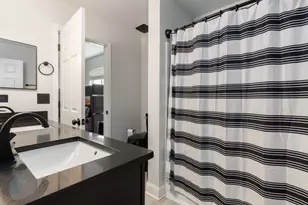 706 Keller St, Plano, IL 60545 - Photo 17