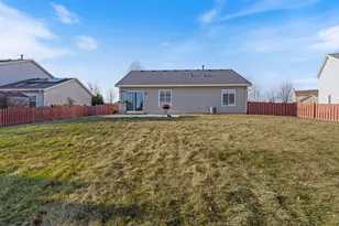 706 Keller St, Plano, IL 60545 - Photo 23