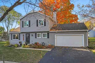 1717 Drake Ct, Naperville, IL 60565 - Photo 1