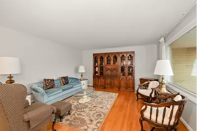 9137 S 88th Avenue S, Hickory Hills, IL 60457 - Photo 3