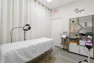 904 N California Avenue, Chicago, IL 60622 - Photo 33