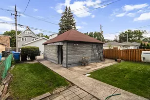 4028 W Waveland Ave, Chicago, IL 60641 - Photo 21