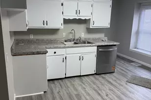 108 E Cleveland St, Heyworth, IL 61745 - Photo 3