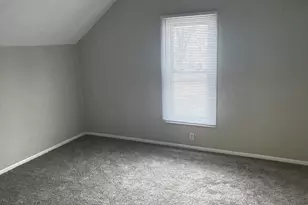 108 E Cleveland St, Heyworth, IL 61745 - Photo 9