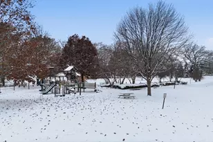 2556 Waterbury Dr, Woodridge, IL 60517 - Photo 25