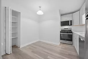 2556 Waterbury Dr, Woodridge, IL 60517 - Photo 9