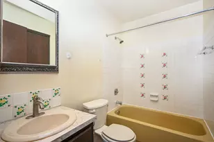 951 Chelsea Ln, Schaumburg, IL 60193 - Photo 13