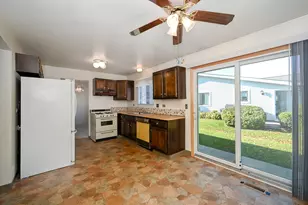 951 Chelsea Ln, Schaumburg, IL 60193 - Photo 7