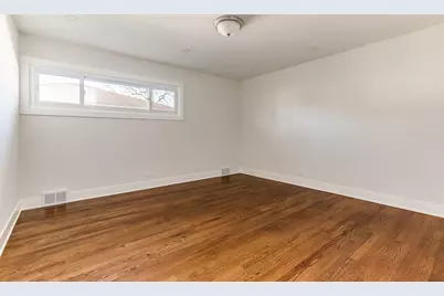 9032 Luna Avenue, Morton Grove, IL 60053 - Photo 13