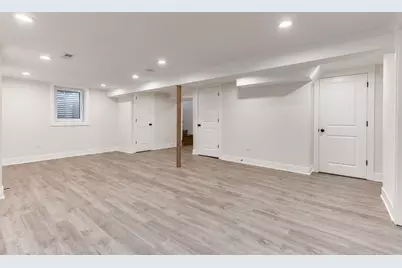 9032 Luna Avenue, Morton Grove, IL 60053 - Photo 19